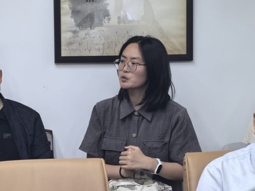 12 王晓兰同学发言.jpg